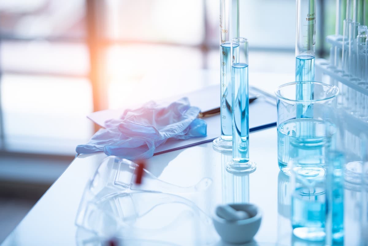 Medical laboratory test tube in chemistry biology lab test. Scientific research and development and healthcare concept background(Image Credit: AdobeStock/Shutter2U)