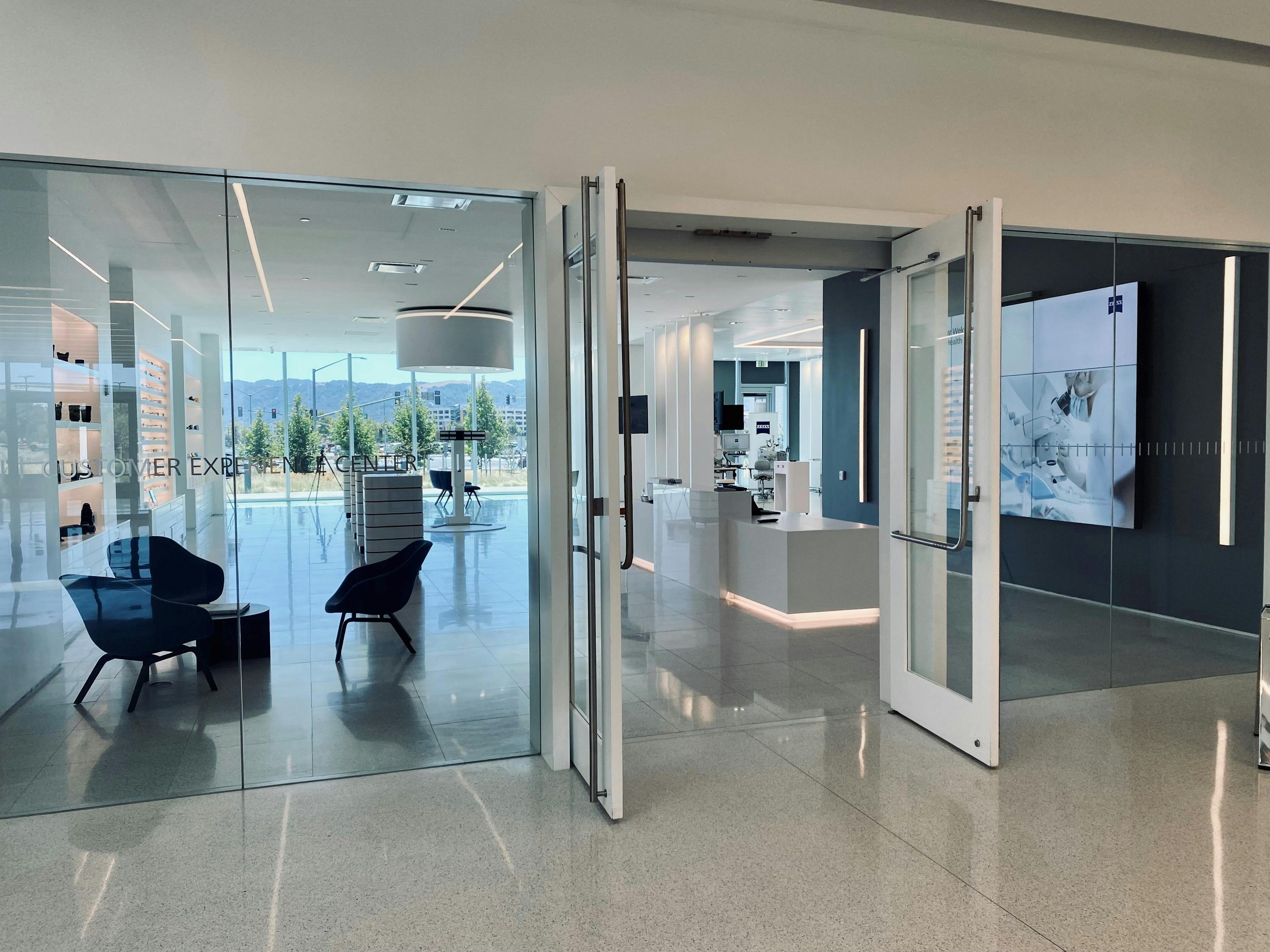 The Zeiss Customer Experience Center features an Innovation Lab demonstrating the company’s several Zeiss workflows. 